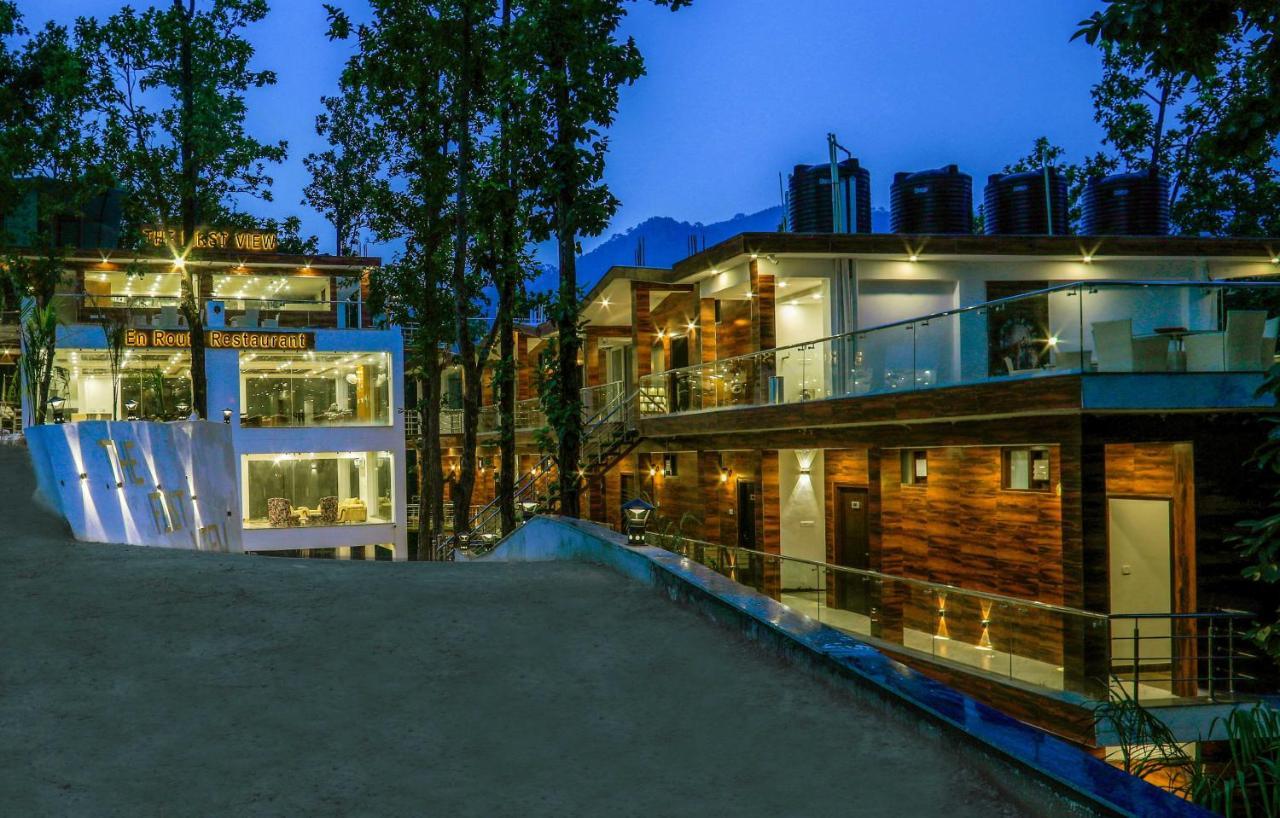 The First View Resort Лансдаун Екстериор снимка
